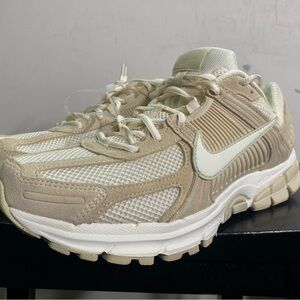 Nike zoom vomero and beach/sail light khaki-pale ivory Sz 11.5